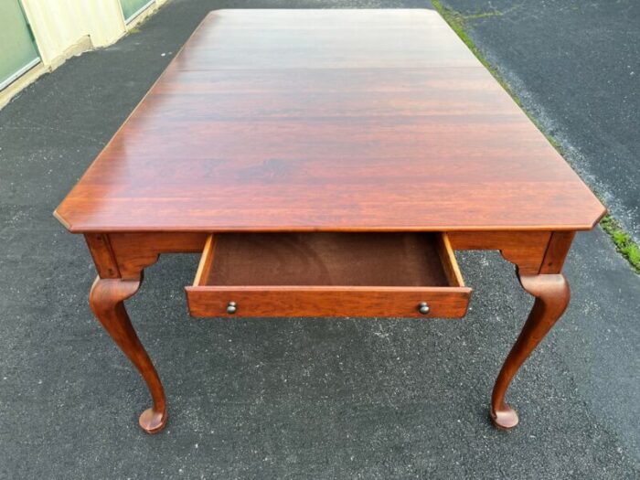 1990s lexington queen anne cherry extension dining table 4055