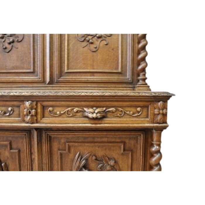 19th century spanish carved oak cupboard trinchero 0174