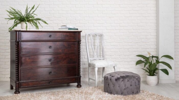 19th century walnut chest of drawers 2655