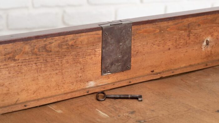 19th century walnut chest of drawers 3120