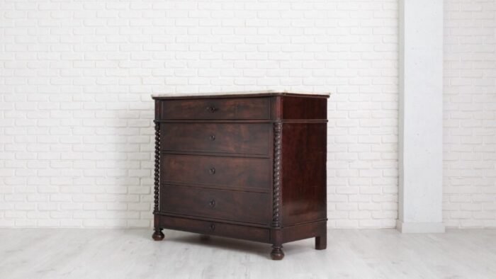 19th century walnut chest of drawers 7620