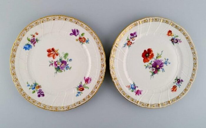 antique dinner plates in curved porcelain 1800s set of 5 3