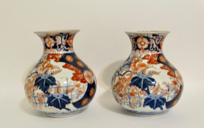 antique japanese porcelain imari vases a near pair 0414