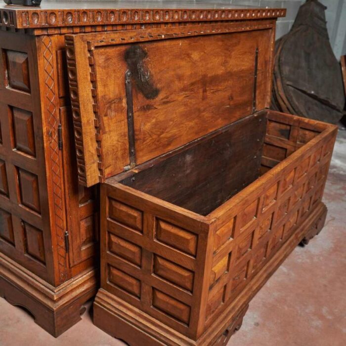 antique trunk or chest in oak 1