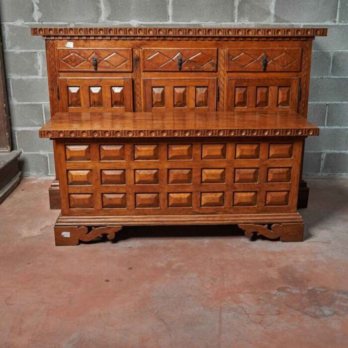 antique trunk or chest in oak 2