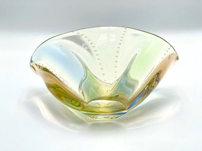 art glass czech pizzicato bowl attributed to hana machovska for mstisov moser karlovarske glass 1960s 4