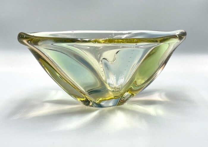 art glass czech pizzicato bowl attributed to hana machovska for mstisov moser karlovarske glass 1960s 6