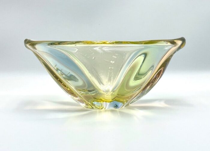 art glass czech pizzicato bowl attributed to hana machovska for mstisov moser karlovarske glass 1960s 8