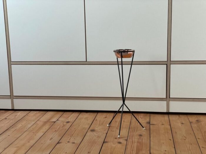 ashtray with string legs 1960s 1