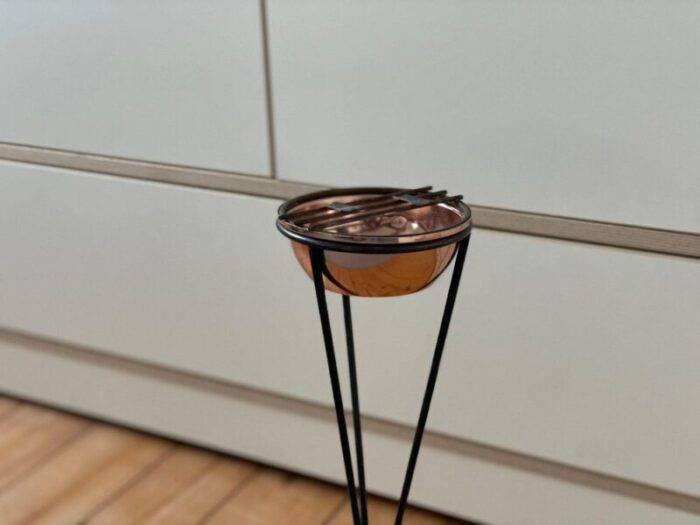 ashtray with string legs 1960s 4