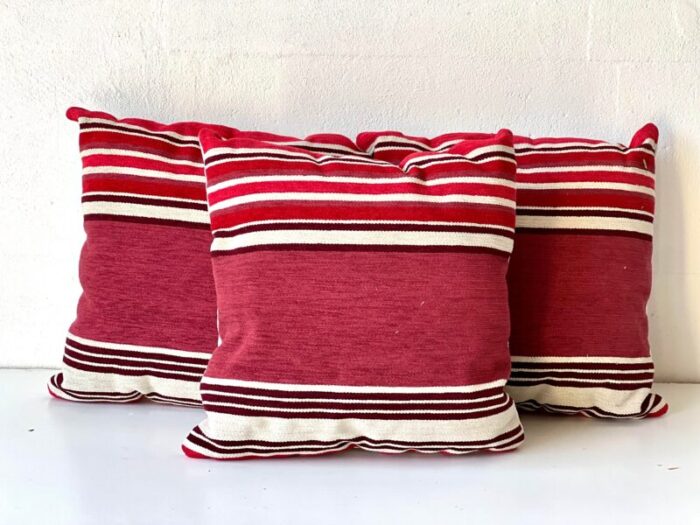 crimson and beige fabric cushion 5150