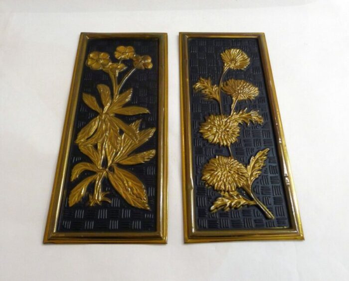 decorative wall plates with floral motif in black gold metal from elpec england 1960s set of 2 7