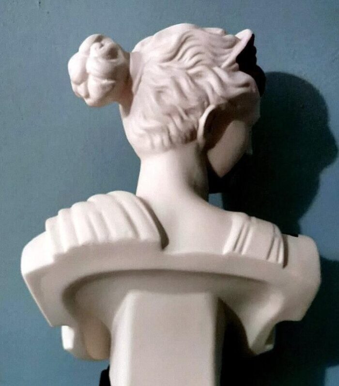 diana of versailles pop art italian reproduction in capodimonte porcelain 0717