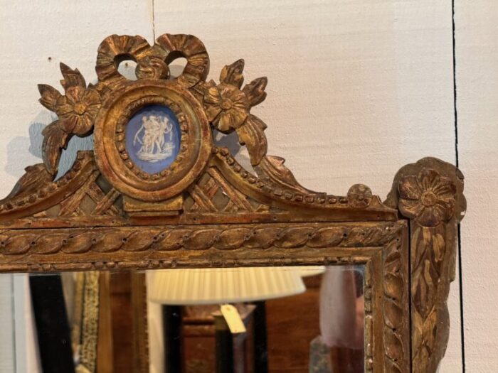 early 19th century mirror with wedgewood medallion 3162