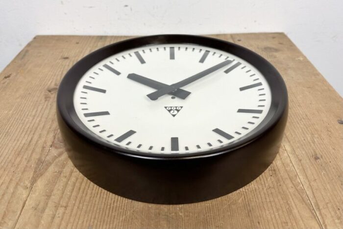 industrial bakelite factory wall clock from pragotron 1960s 7