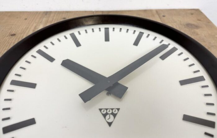 industrial bakelite factory wall clock from pragotron 1960s 9