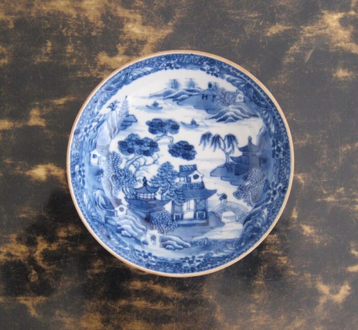 la compagnie des indes porcelain cup in blue 18th century 4