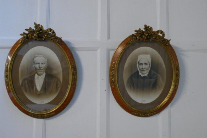 large portrait photographs in oval ormolu frames 1890 set of 2 7