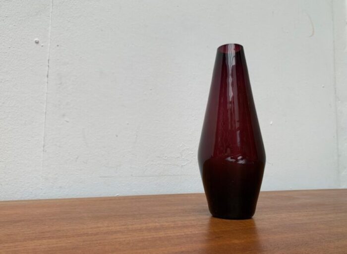 mid century minimalist glass vase 1960s 13