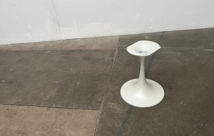 mid century space age tulip table or stool base in metal 2615