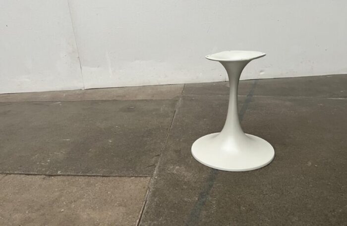 mid century space age tulip table or stool base in metal 7515