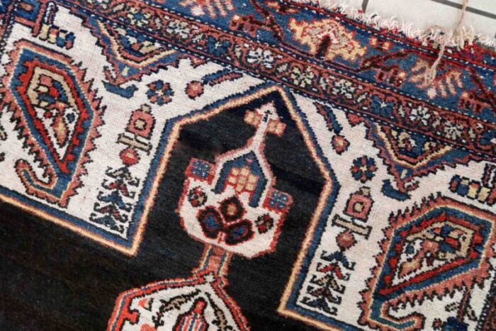 middle eastern malayer rug 1920s 2