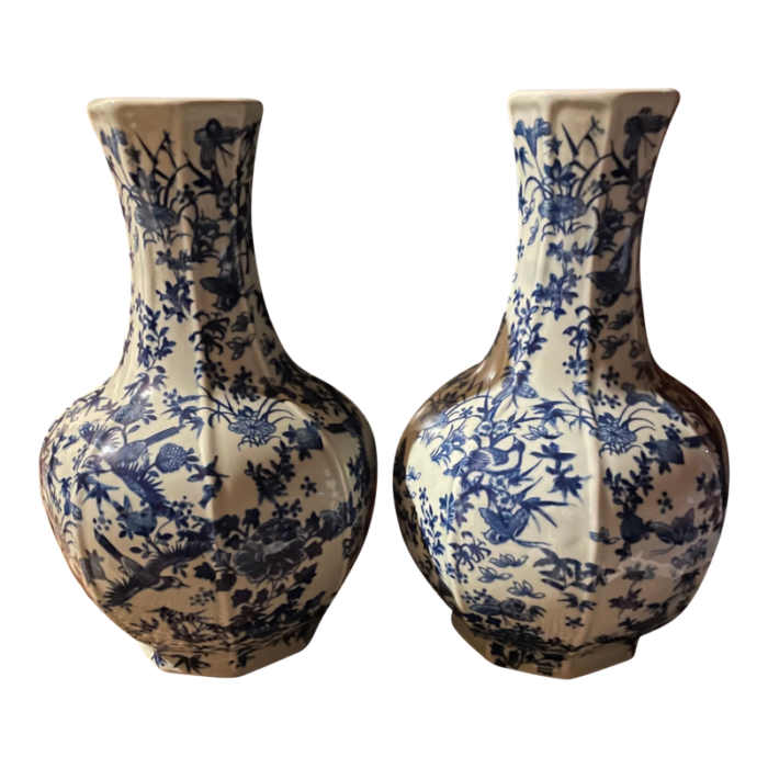 pair of late 20th century chinese reproduction vases 8599