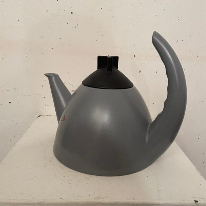 postmodern teapot by claude dumas 1980s 3