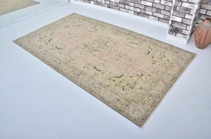 traditional faded hand knotted bedroom rug 3