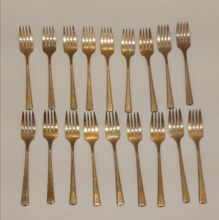 vintage dirilyte bronze flatware for 18 plus serving pieces 120 pieces 8202