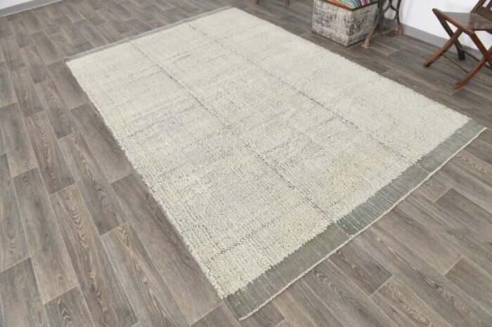 wool kilim pompom rug 5662