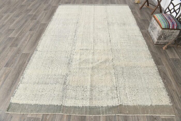 wool kilim pompom rug 6503